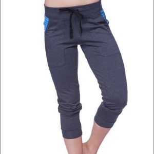 Women's 3/4 Cuffed Capri Yoga Pants Charcoal XS